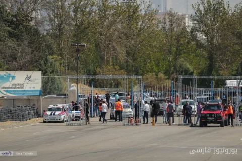 اولین تمرین مهیج رانندگان اتومبیلرانی پس از جنگ 40 روزه در پیست آزادی