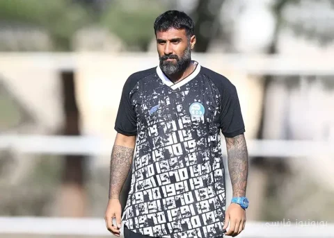 دو دستیار سهراب بختیاری‌زاده در سفر به بصره همراه استقلال نبودند