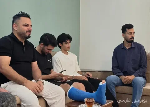 نیما انتظاری با پای شکسته در مرکز نگهداری کودکان بی‌سرپرست بابل