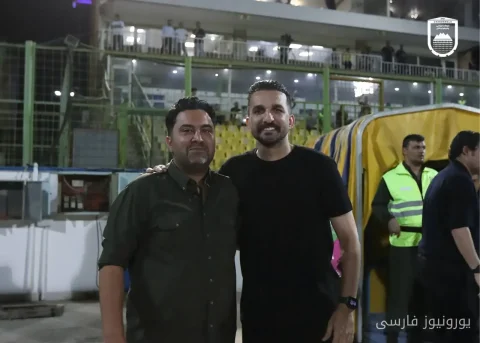 شعار خشمگینانه هواداران صنعت نفت آبادان علیه محمد نوری
