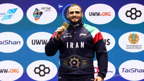 اتحادیه جهانی کشتی از فردین هدایتی و طلای جهان وزن ۱۳۰ کیلوگرم تمجید کرد