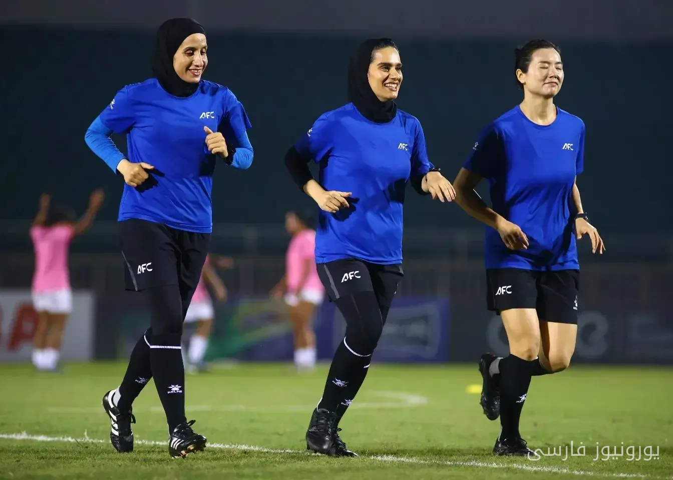 مهناز ذکایی داور وسط نخستین دربی لیگ برتر فوتبال زنان بین استقلال و پرسپولیس شد