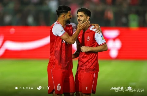 محمدحسین صادقی گل سوم پرسپولیس به مس شهر بابک را به ثمر رساند