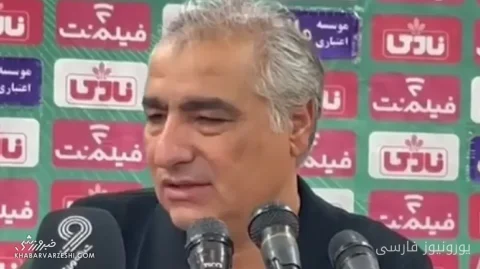 ساکت الهامی درباره سیلی به بازیکنش در کنفرانس خبری پس از بازی پیکان و شمس آذر قزوین توضیح داد