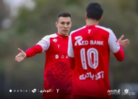پوریا شهرآبادی و ایگور سرگیف زوج خط حمله پرسپولیس در دیدار مقابل نفت آبادان