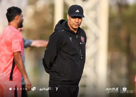 مهدی تارتار با پیروزی مقابل فولاد به جمع برانکو و گاریدو در پرسپولیس می‌پیوندد