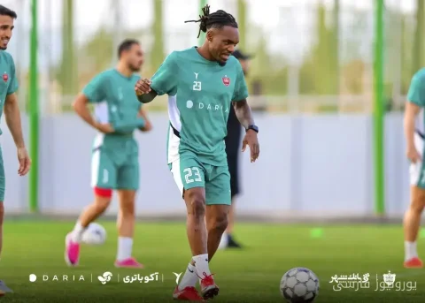مهدی تارتار دو گزینه آماده در سمت چپ پرسپولیس دارد؛ بیفوما و اورونوف