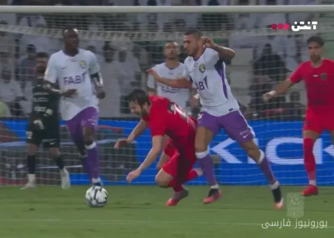 سردار آزمون درخواست تعویض خود را در دیدار شباب الاهلی مقابل العین داد