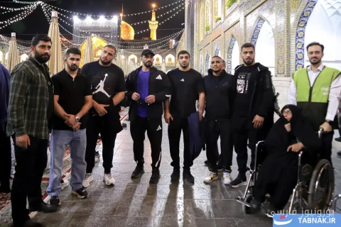 تشرف ملی‌پوشان کشتی ایران به حرم مطهر رضوی پیش از رقابت‌های جهانی