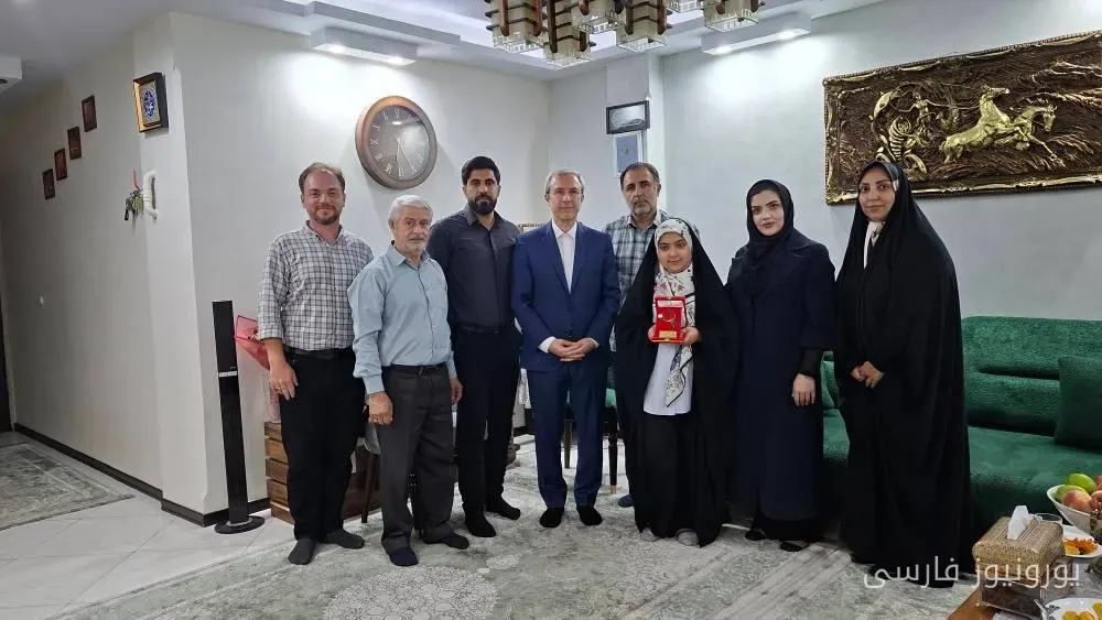 دیدار مهرداد علی قارداشی با خانواده شهید پوریا احمدی