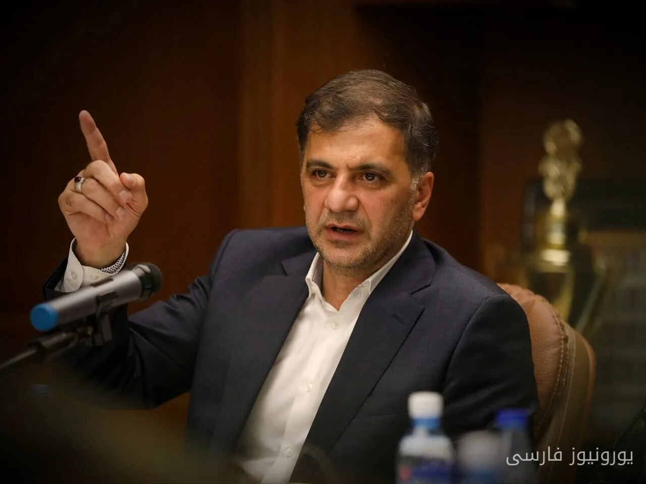 تراکتور پس از ۱۶ ساعت به عمان رسید؛ کریمی از فرصت آماده‌سازی از دست رفته انتقاد کرد