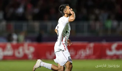 محمدحسین صادقی با گلزنی در ۶ دقیقه، ستاره پرسپولیس شد