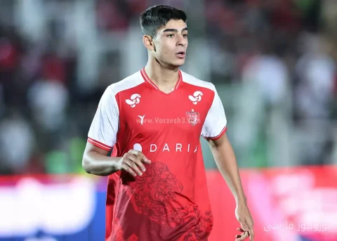 پویا اسمی جوان‌ترین بازیکن پرسپولیس در لیگ برتر و تلاش برای رکوردزنی مقابل مهدوی‌کیا