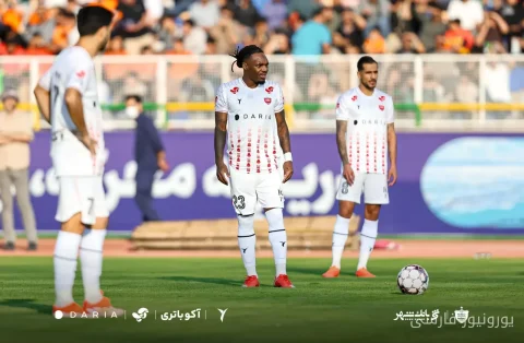 پرسپولیس با پیروزی ۳ بر صفر مقابل مس شهر بابک صدر جدول لیگ برتر را تثبیت کرد
